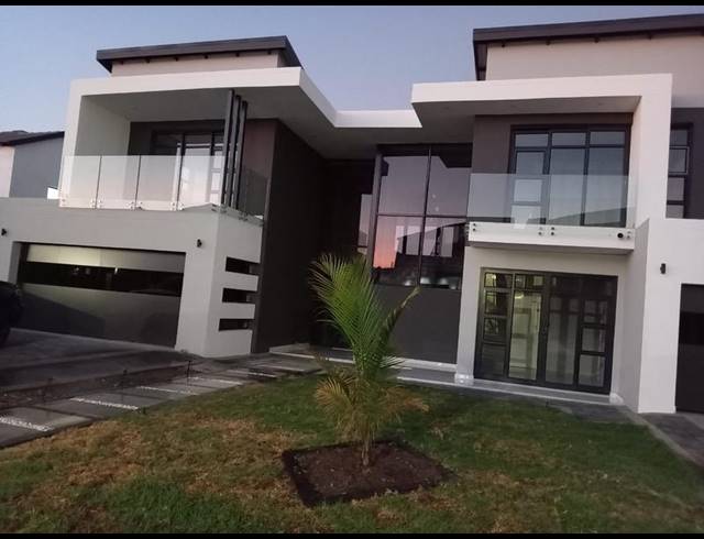 5 BEDROOM HOUSE FOR SALE IN SIX FOUNTAINS RESIDENTIAL ESTATE